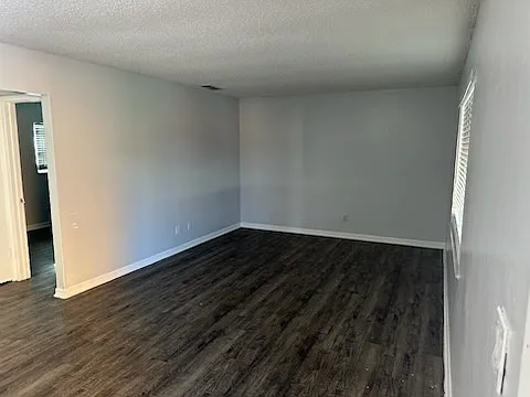 665 Marsh Ave — Photo 6