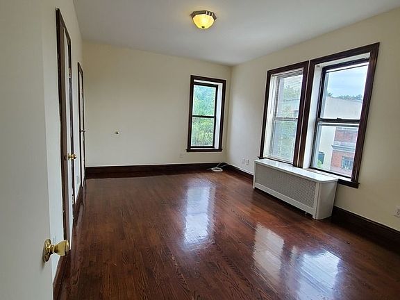 4th image of 125 7th Ave Floor 4