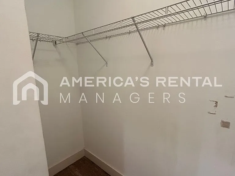 819 Kent Dr — Photo 32