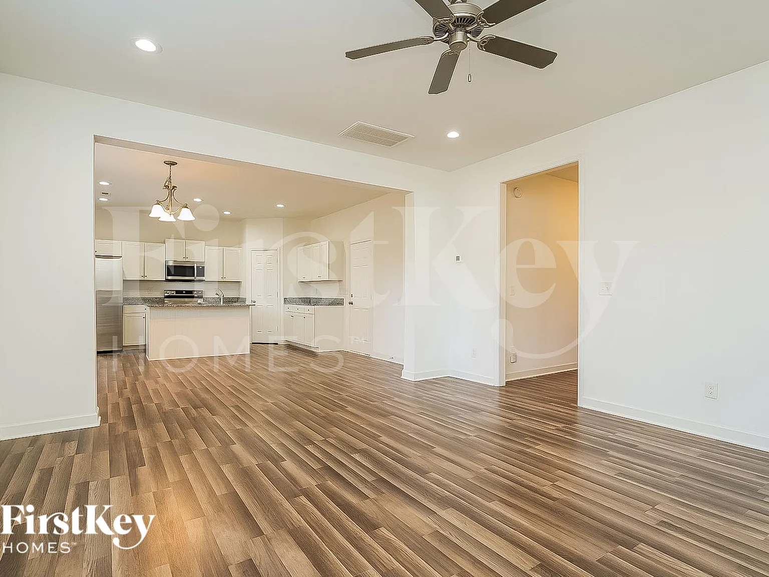4 bed, 2.5 bath, 2200 sqft, $2,410 — Photo 4