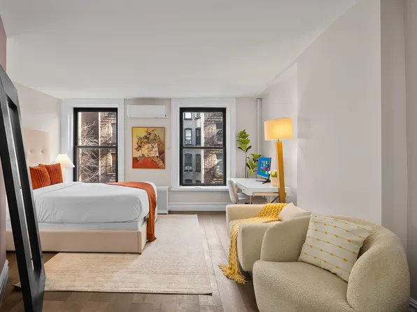 179 Sullivan Street image 10 of 24