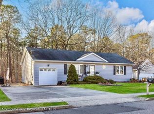 678 Dunedin St, Toms River, NJ 08753