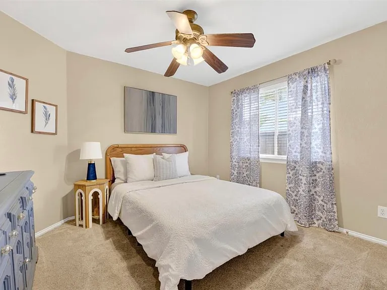 1369 Royal Oaks Dr — Photo 14