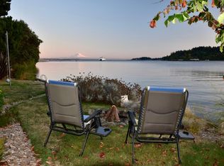 11070 NE Wing Point Dr, Bainbridge Island, WA 98110