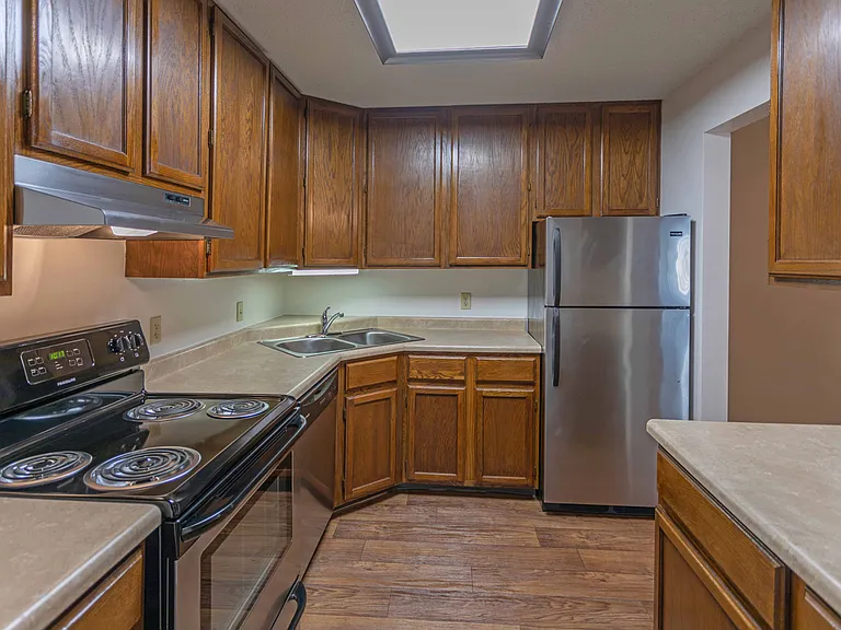Lots of kitchen storage space