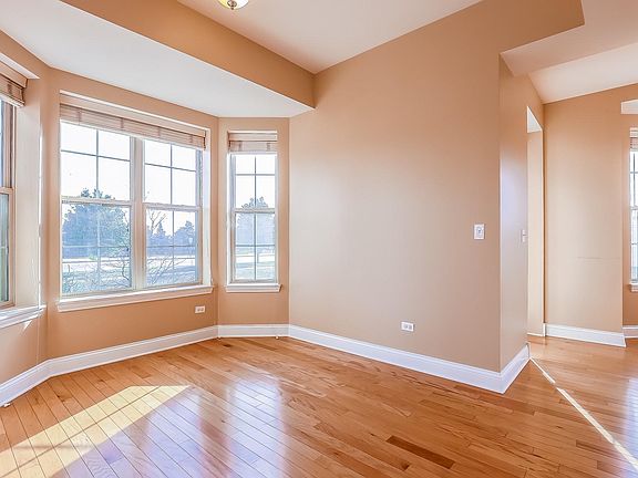5th image of 2700 Summit Dr