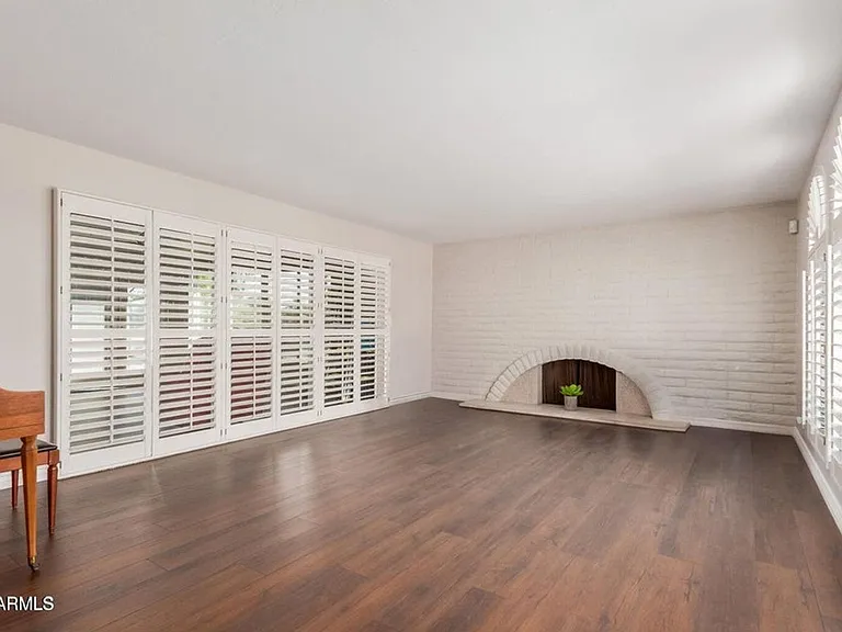 481 W Half Moon Way — Photo 7
