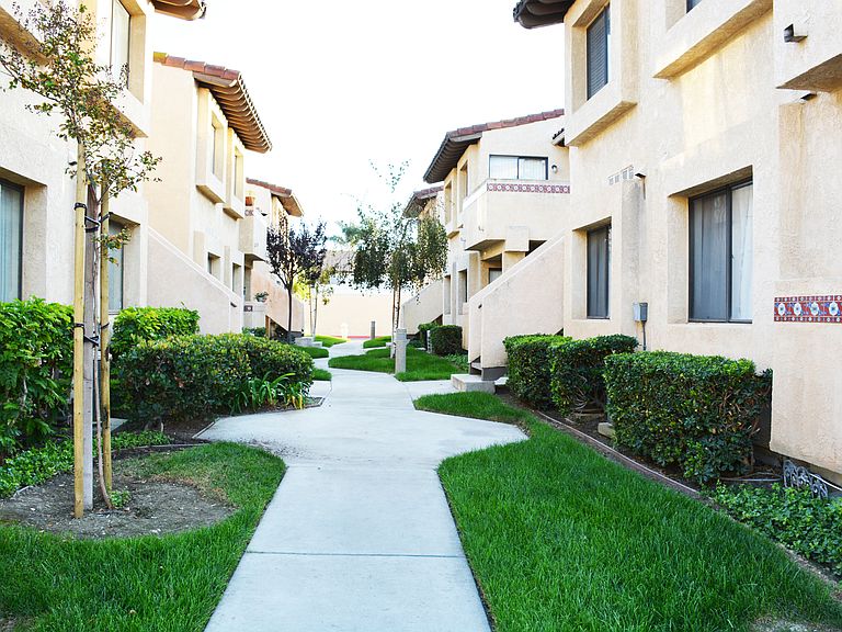 17333 Brookhurst St Fountain Valley, CA, 92708 Apartments for Rent