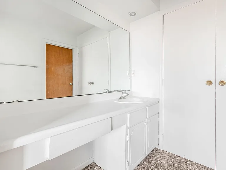 Prime W Apartments — Photo 29