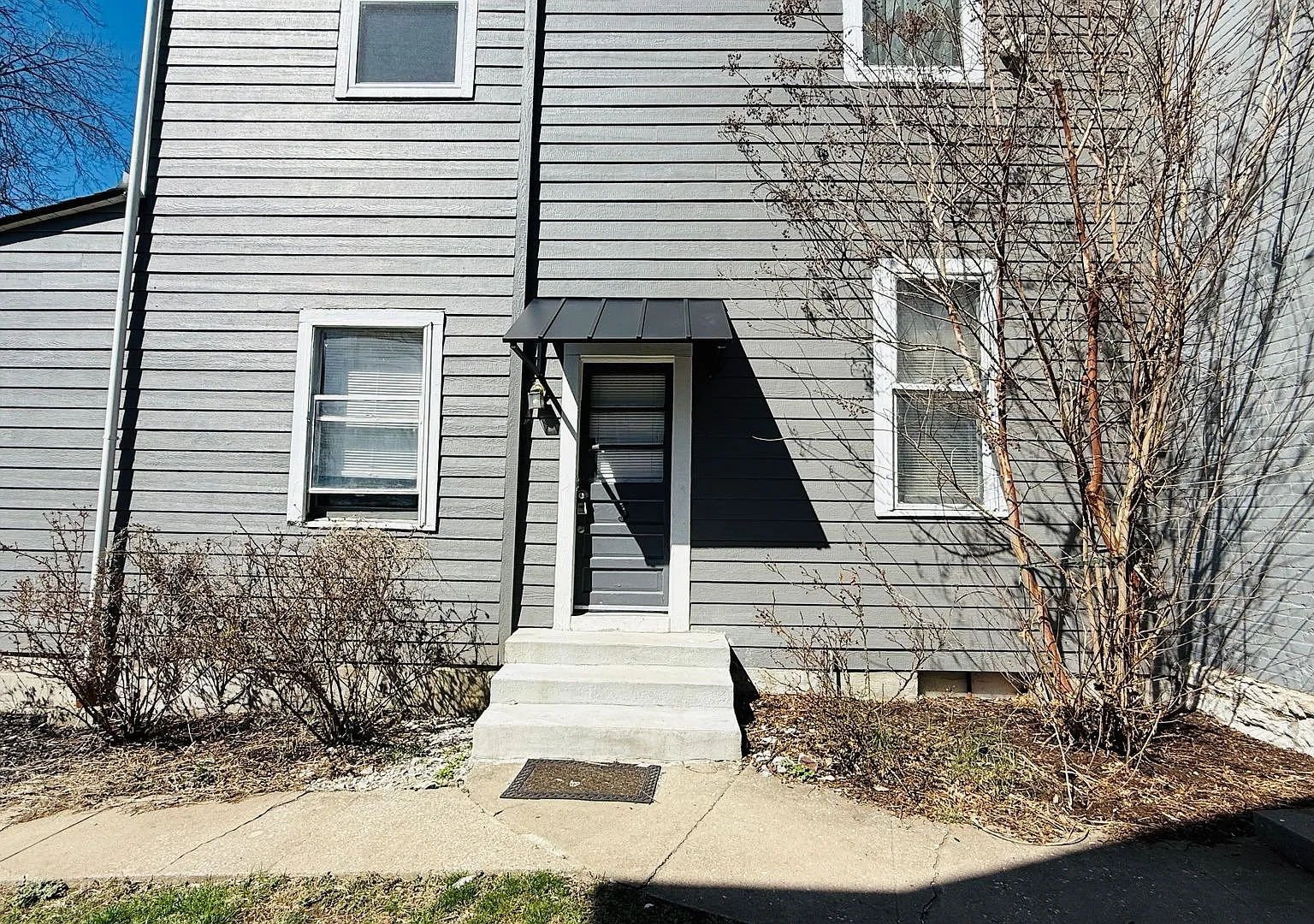 822 West Maxwell — Photo 2