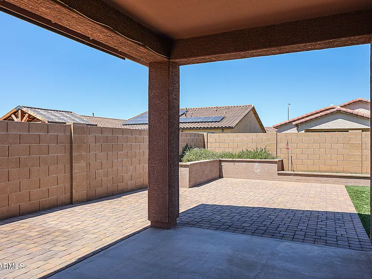 7009 S 78th Dr — Photo 27