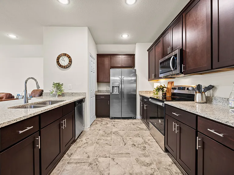 3249 Glorioso Dr — Photo 7