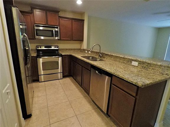 5th image of 252 Carina Cir