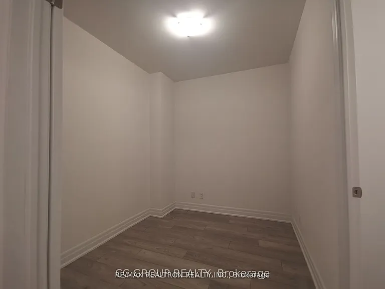 36 Elm Dr W #1703 — Photo 8