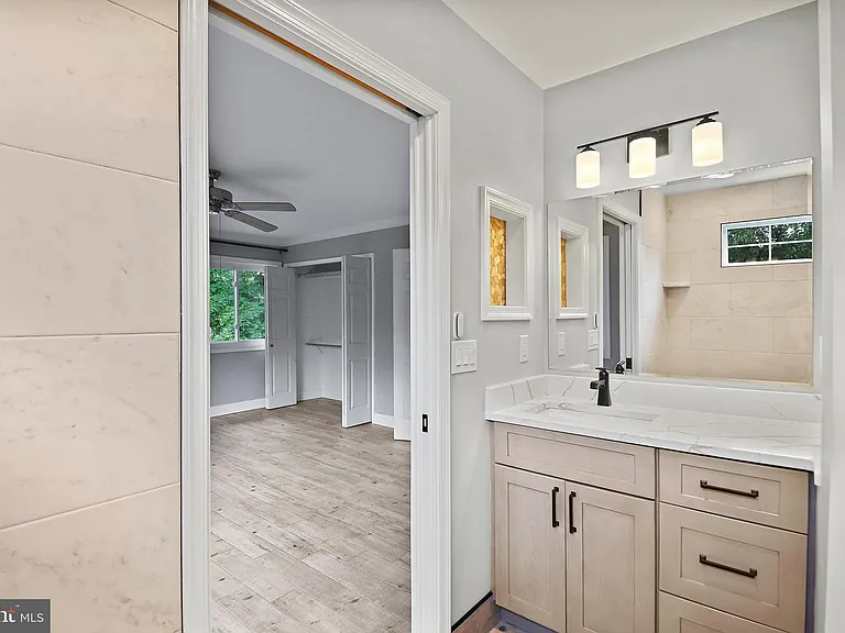 511 Avondale Dr — Photo 54