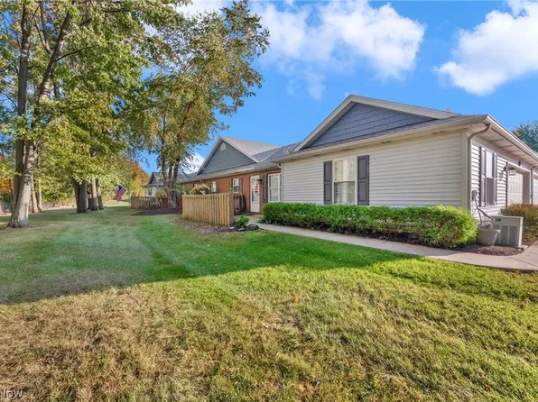 504 Heatherwoods Dr, Elyria, OH 44035