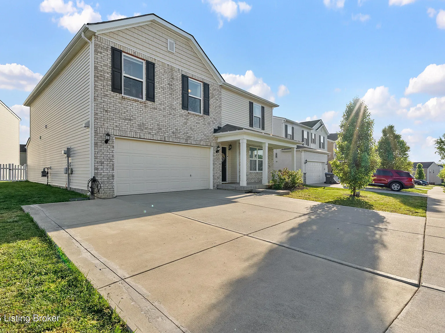 5 bed, 3.0 bath, 2669 sqft, $2,700 — Photo 2