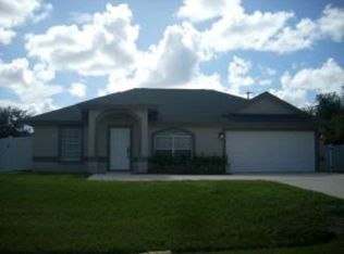 1034 SW Del Rio Blvd, Port Saint Lucie, FL 34953
