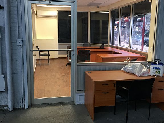 5th image of 3609 Queens Blvd