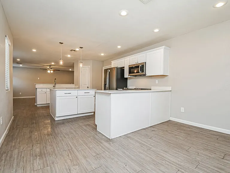 3825 E Frances Ln — Photo 6