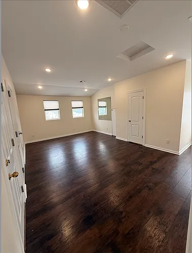 736 Pennington St #3 Photo 1