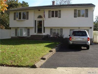 10 Hollo Dr, Holbrook, NY, 11741