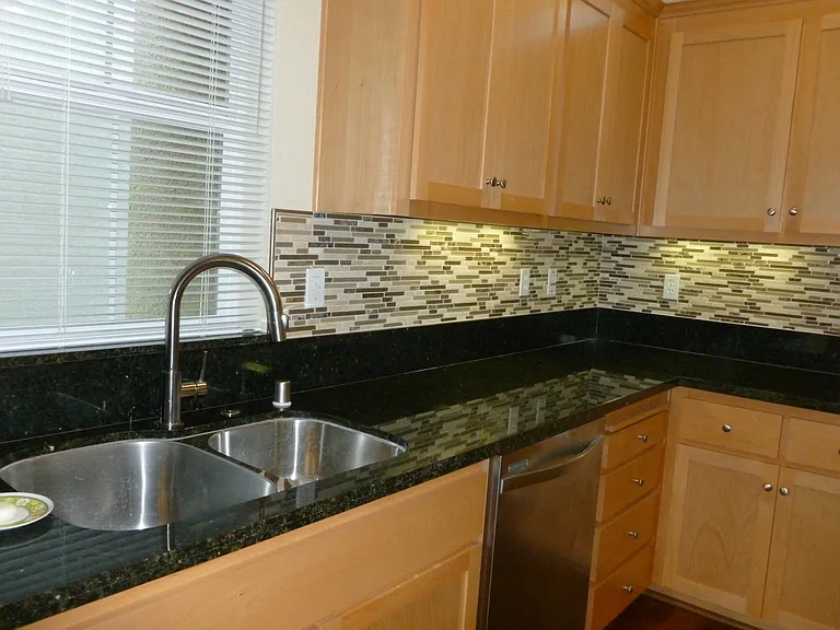 216 Hockney Ave — Photo 6