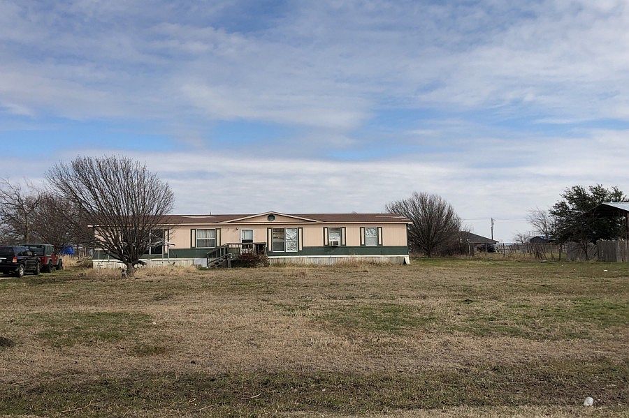1st image of 3204 Eastern Valley Dr