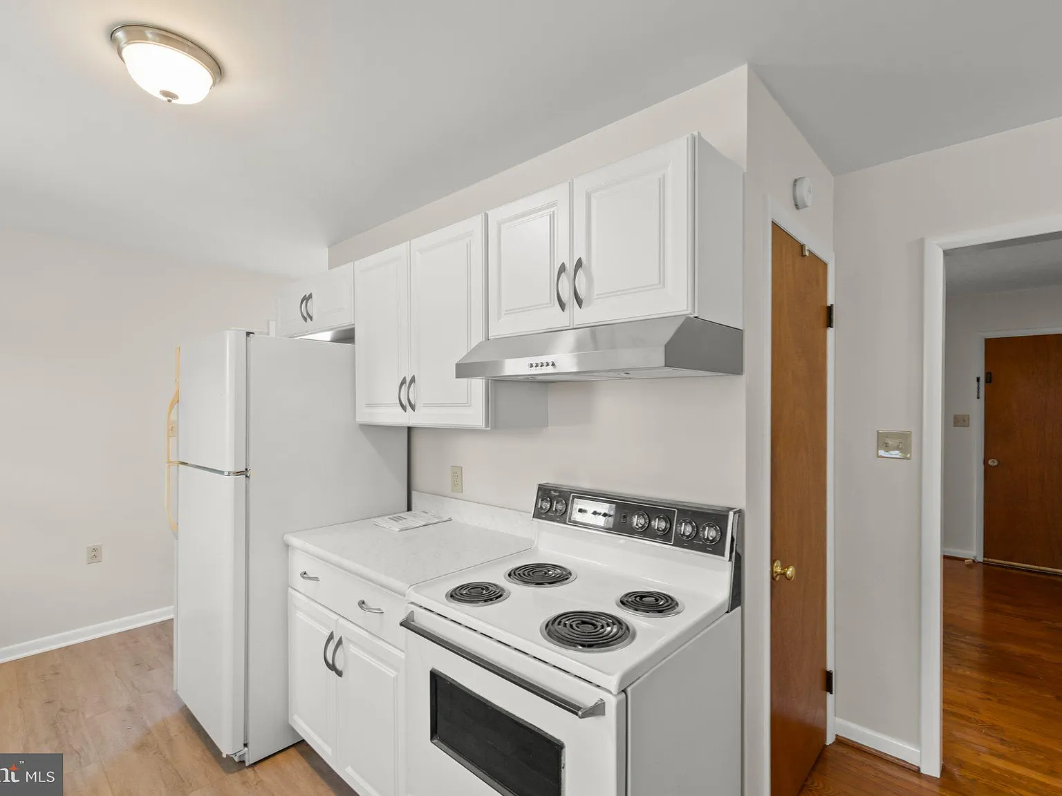 2 bed, 2.0 bath, 1650 sqft, $1,800 — Photo 3