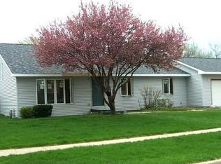 214 N Bridge Rd, Dekalb, IL 60115