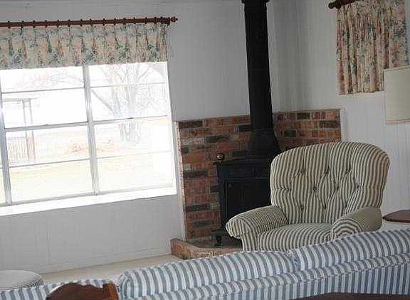 3rd image of 807 County Road 128