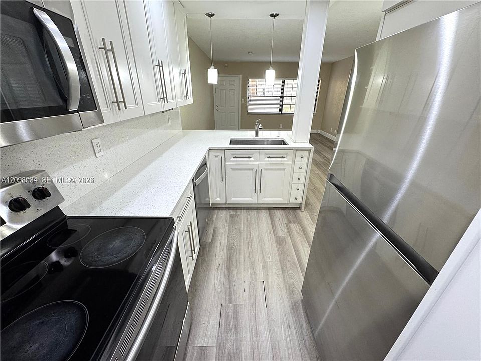 1st image of 2626 Riverside Dr #2626
