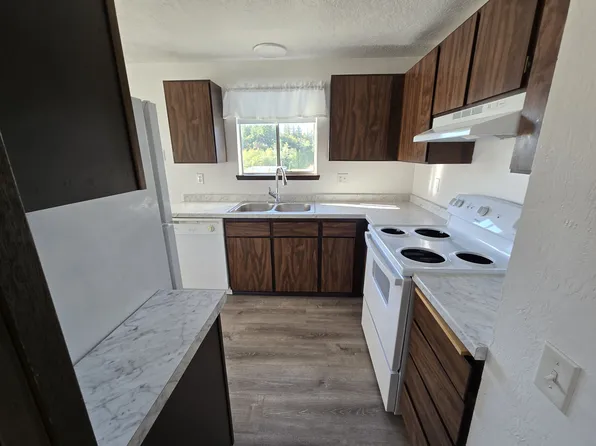 91 E Wheelwright St #4, Allyn, WA 98524