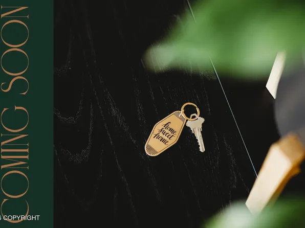 5687 Denali St #A-b, Anchorage, AK 99518