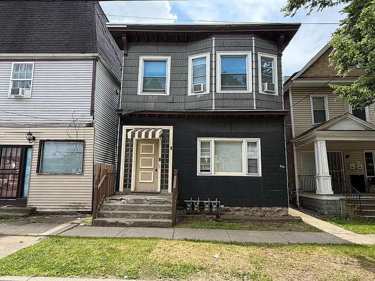 271 Grote St #1 — Photo 1