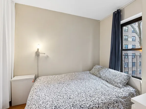 236 East 28th Street 4C image 7 of 7