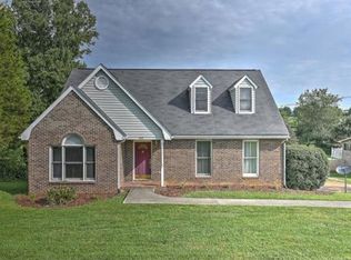 193 S Pickens Bridge Rd, Johnson City, TN 37615