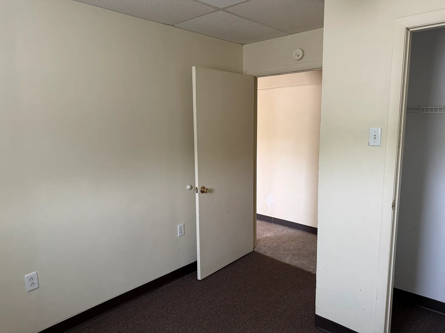 2 bed, 1000 sqft, $1,111 — Photo 4