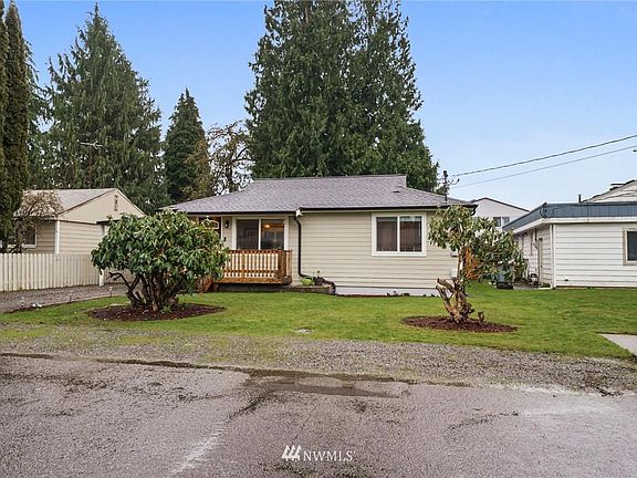 2nd image of 2708 Linden Ln