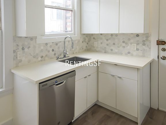 3rd image of 1555 Chestnut St APT 1