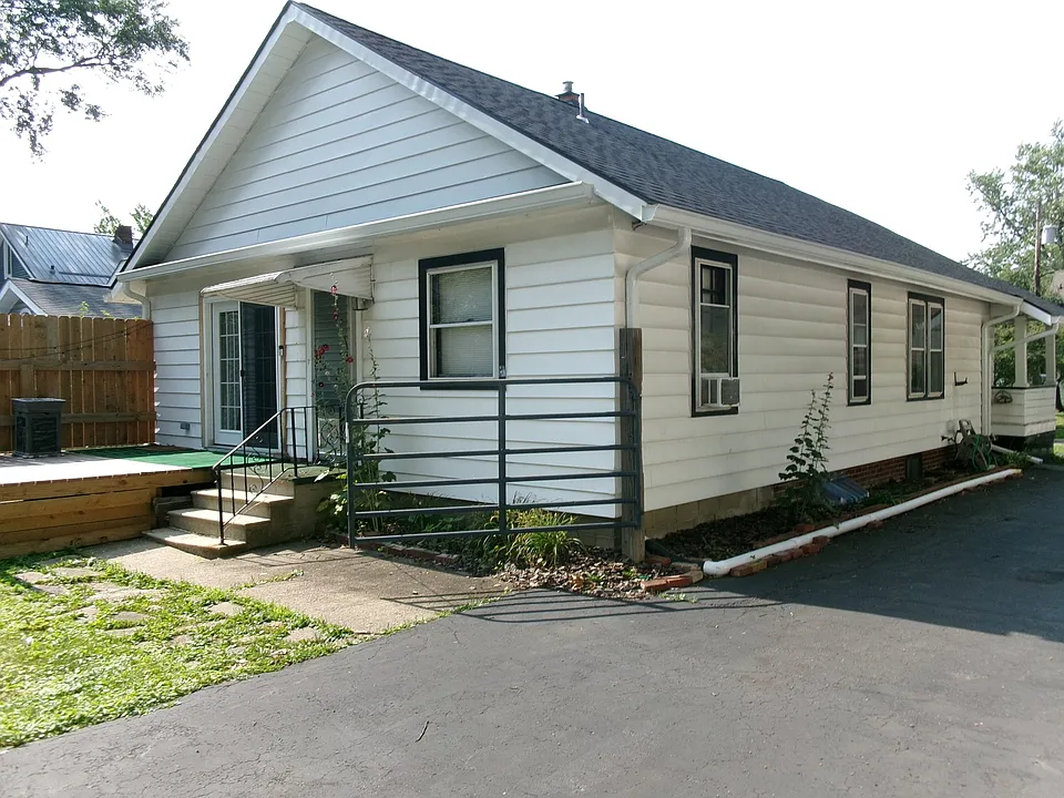 1544 Edgewood St NE
