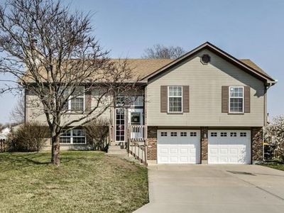 1099 Keagon Ave, Greenwood, MO, 64034