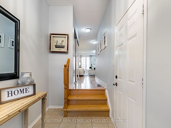 3rd image of 495 Rossland Rd E