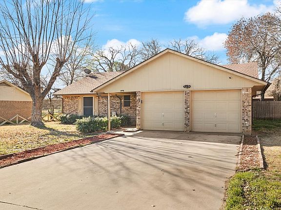 5th image of 113 Pecan St