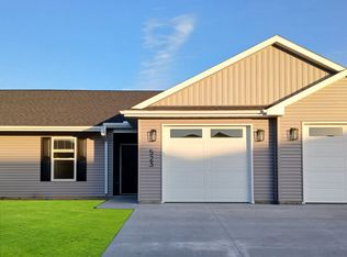 523 N 4th St, Eldridge, IA