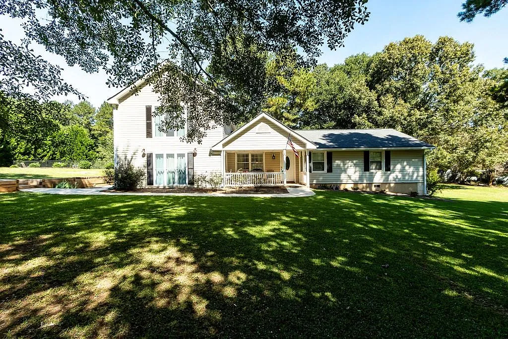1379 Vinies Dr photo 1