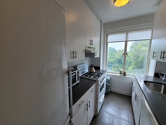 Rented by essential NEW YORK Real Estate | media 23