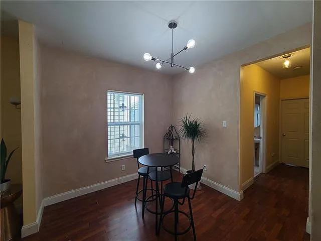 2639 N Galvez St — Photo 7