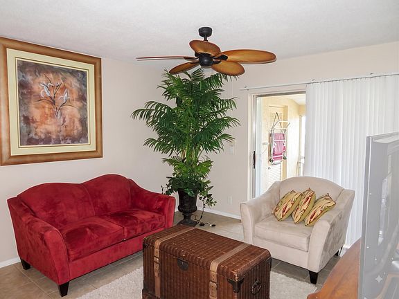 3rd image of 2971 W Ashley Dr Drive W #B