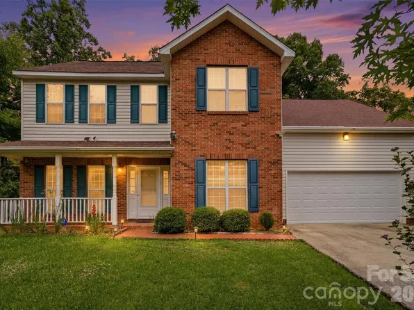 5619 Hedgecrest Pl, Charlotte, NC 28269